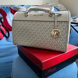MK MICHEAL KORS JETSET TRAVEL DUFFEL